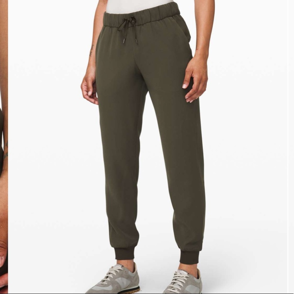Lululemon On the fly Jogger